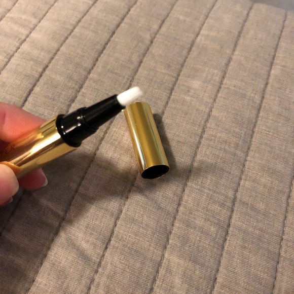 Concealer - Picture 3 of 3